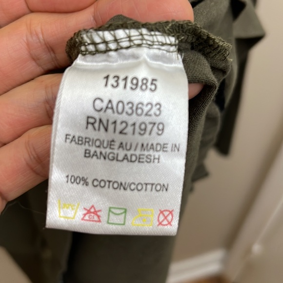 2/$20 Black and blanc tunic shirt Men S - Picture 4 of 5